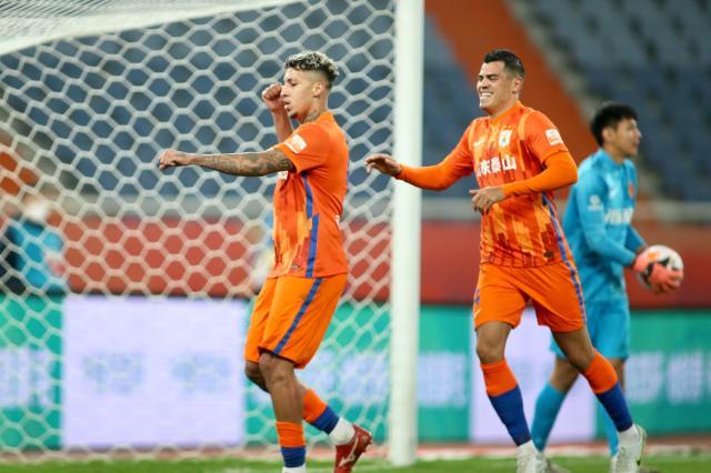 kaiyun.com-【中超】克雷桑陈蒲吴兴涵5分钟3球 泰山4比0河北