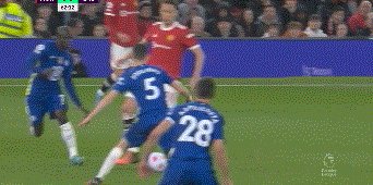 1651188994144018128.gif C罗1比1.gif